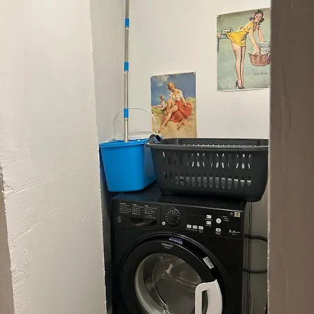 Bas De Maison Atypique Avec Jacuzzi *