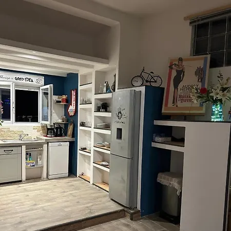 Bas De Maison Atypique Avec Jacuzzi *