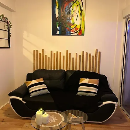 Bas De Maison Atypique Avec Jacuzzi